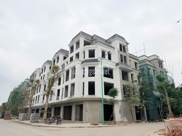 BÁN SIÊU PHẨM LIỀN KỀ  GREEN LITTLE TOWN 100M 5 TẦNG NHỈNH 17 TỶ