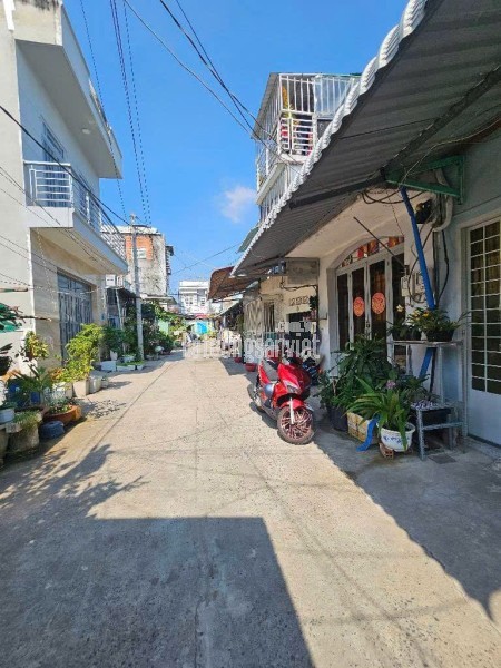 BÁN NHÀ HẺM 590 NGUYỄN VĂN TẠO - HIỆP PHƯỚC - XE BÁN TẢI NGỦ TRONG NHÀ - LÔ GÓC 3 MẶT HẺM THOÁNG