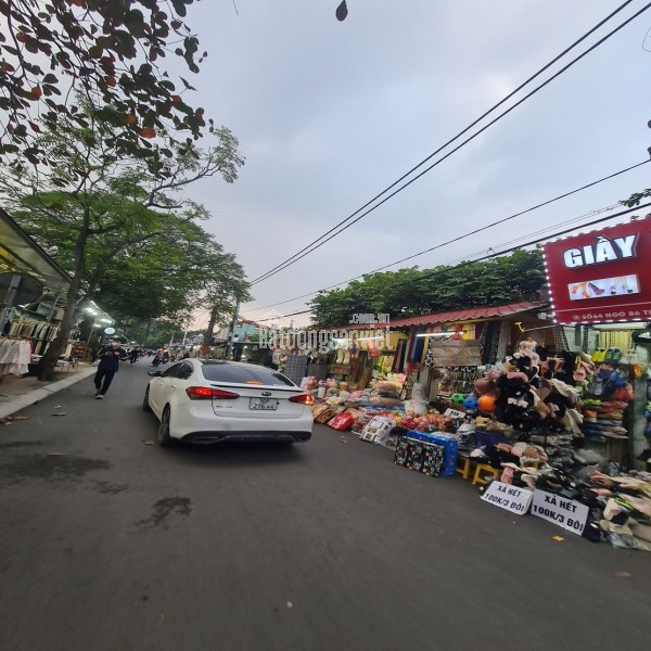 Bán đất trục kinh doanh tại Trâu Quỳ, Gia Lâm. 62m2, mt 5m8, đường 7m. Lh 0989894845