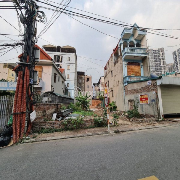 Bán đất trục kinh doanh tại Trâu Quỳ, Gia Lâm. 62m2, mt 5m8, đường 7m. Lh 0989894845