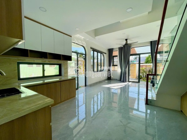 Bán Nhà Mới Tinh Có Sân Ô Tô Khu Bắc Nha Trang - Đường 6m (QH 10m) - Diện Tích 104m2 - Bao Sang Tên