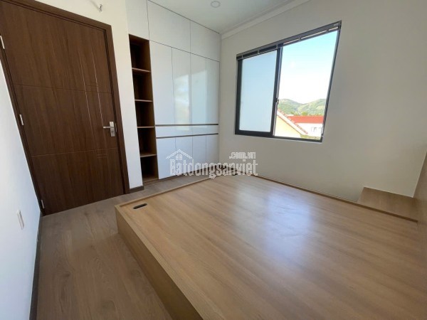 Bán Nhà Mới Tinh Có Sân Ô Tô Khu Bắc Nha Trang - Đường 6m (QH 10m) - Diện Tích 104m2 - Bao Sang Tên