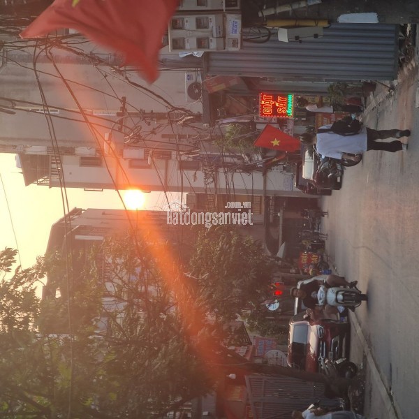 101m2 đất đấu gia 31ha Trâu Quỳ. Đường 15m kinh doanh sầm uất. Chỉ 15 tỷ x. Lh 0989894845