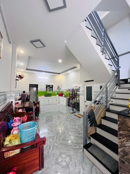 Nhà đẹp không tì vết, Chiến lược, Bình Tân