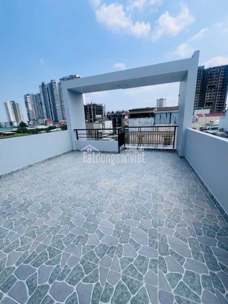 NHÀ 4 TẦNG HẼM 3M  DỌN VÀO Ở NGAY PHƯỜNG PHÚ THUẬN Q.7 
ZÍA NHỈNH 6 TI