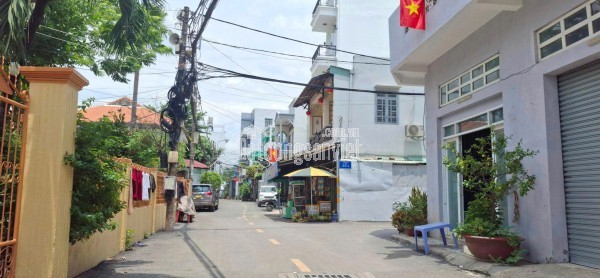 nhà 3 tầng đẹp không tì vết, Tỉnh Lộ 10, Bình Tân chỉ 7,5 tỷ