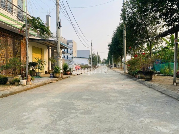 Chính Chủ Bán rẻ 120m2 Đối Diện 2 Tòa Chung Cư Khu Tái Định Cư Bắc Phú Cát - Đất Hòa Lạc giá Rẻ