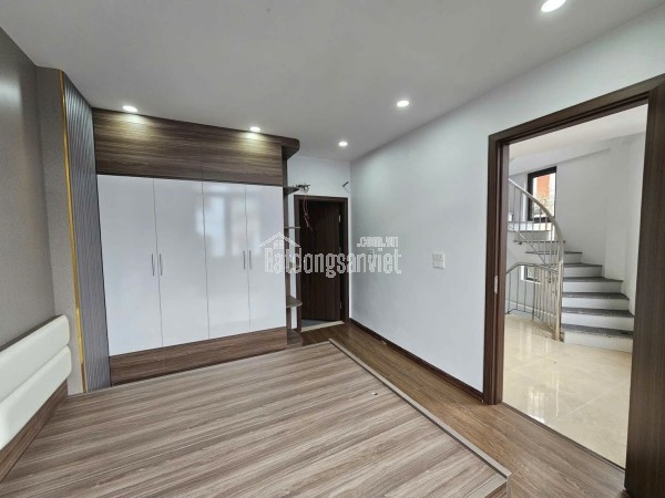 SIÊU PHẨM LONG BIÊN – 6 TẦNG THANG MÁY – LÔ GÓC – Ô TÔ VÀO NHÀ – NHỈNH 9 TỶ