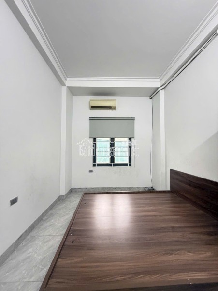 BÁN NHÀ THẠCH BÀN LONG BIÊN 40M2 5 TẦNG GẦN PHỐ GIÁ NHỈNH 7 TỶ