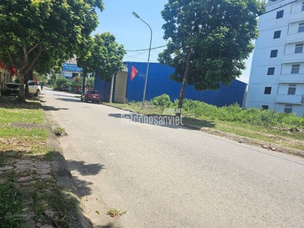Chiết khấu sâu nhất lô đất đẹp, mặt tiền rộng, vị trí trung tâm Vai réo, Phú Cát, Hà Nội