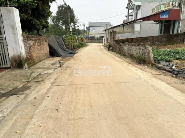 Chiết khấu sâu nhất lô đất đẹp, mặt tiền rộng, vị trí trung tâm Vai réo, Phú Cát, Hà Nội