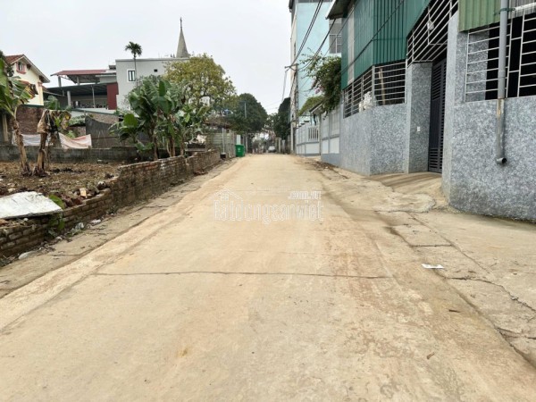 Chiết khấu sâu nhất lô đất đẹp, mặt tiền rộng, vị trí trung tâm Vai réo, Phú Cát, Hà Nội