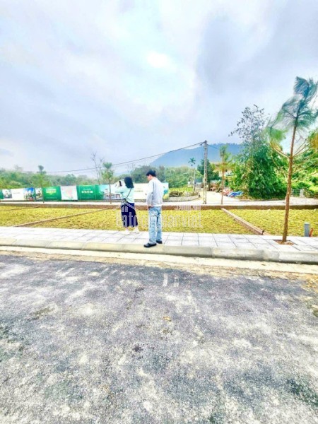 chính chủ cắt lỗ  đất đô thị Hòa Lạc, gần QL21 , diện tích 100m², mặt tiền 7m