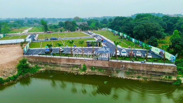 ĐỘC NHẤT LÔ GÓC ,CÁCH ĐƯỜNG QUỐC LỘ 21A CHỈ 200M