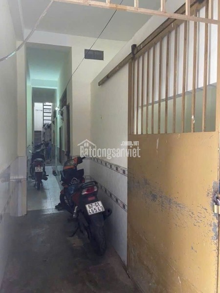 Dãy trọ 6 × 22_(cấp 4 ) có Dòng tiền 20tr/thg. Sát bên Trường ĐH MERKETING Q7_Khu hiện hữu _sổ