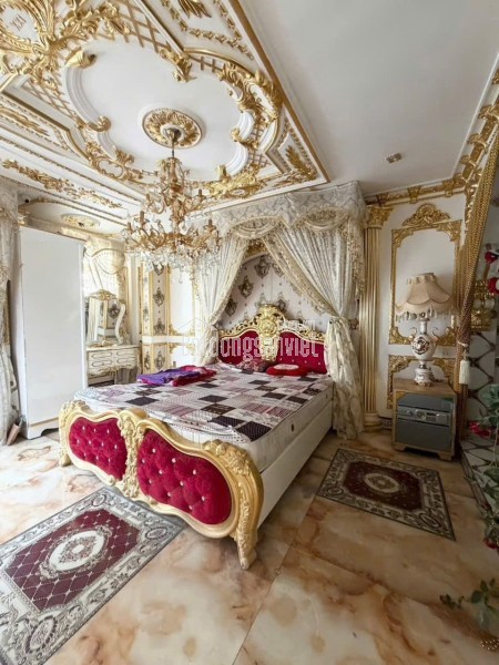 BIỆT THỰ DÁT VÀNG ,NỘI THẤT MỚI ,THIẾT KẾ HIỆN ĐẠI CẦN CHO THUÊ ,QUẬN 7 ,TPHCM