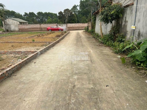 Cắt lỗ nhanh 200tr mảnh đất 68m2 tại Tân Xã, Hạ Bằng, Thạch Thất gần trường Đại Học FPT