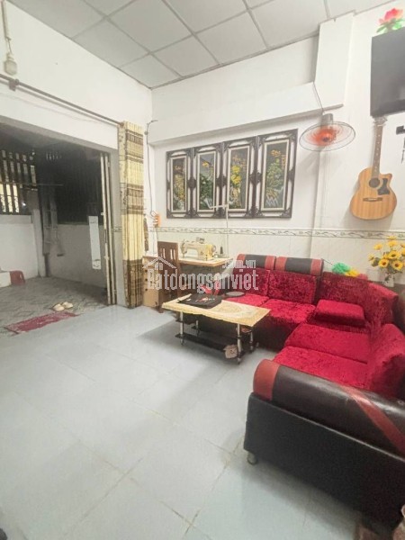 NHÀ CẤP 4 – GẦN CHỢ ĐẦU MỐI – CHỈ 5.1 TỶ