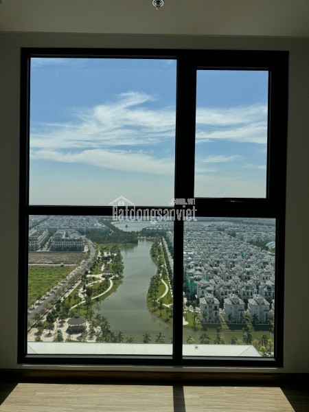 Cho thuê/Chuyển nhượng căn hộ 2PN góc đầy đủ nội thất view đón trọn biệt thự Hồ Ngọc Trai