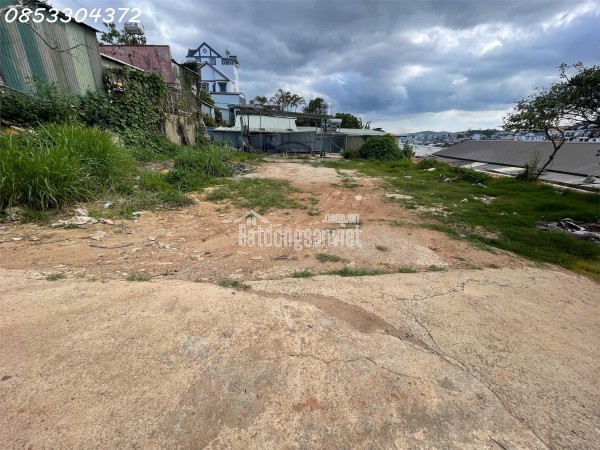 ĐẤT ĐẸP GIÁ TỐT – VUÔNG VỨC GẦN KHU THỂ THAO ĐÀ LẠT
Vị trí: Đường Cao Bá Quát – P6 cũ – Đà Lạt