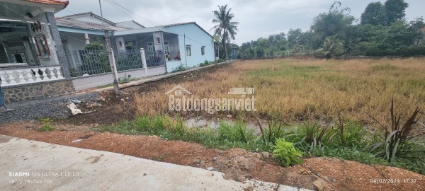 Bán lô đất lúa 4 mặt tiền chuyển thổ phân lô giá chốt 4 tỷ