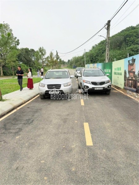 Tôi cần bán lô đất 100m2 hai mặt tiền cách QL21 700m và cách trường ĐH Bách Khoa chỉ 1,2km