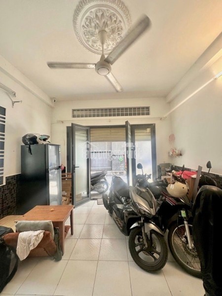 Vị trí cực đẹp, khu dân trí cao, hẻm thông thoáng