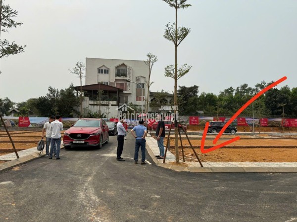 CẦN TIỀN CHO CON ĐI DU HỌC CẮT LỖ 300TR BÁN NHANH LÔ ĐẤT 100M2 FULL THỔ CƯ ĐẤT Ở HÒA LẠC.