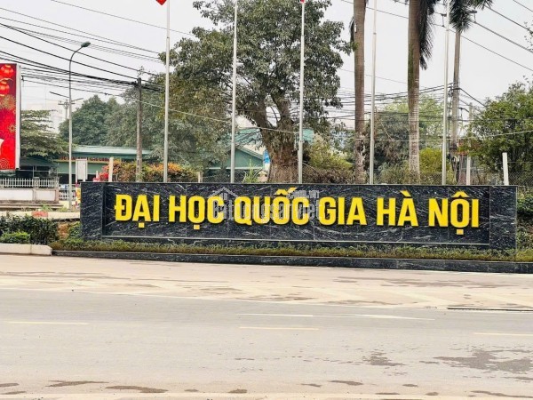 ĐHQG không phải là tiện ích, mà là nguồn tiền. Mỗi mùa nhập học là một làn sóng thuê trọ. Ai có