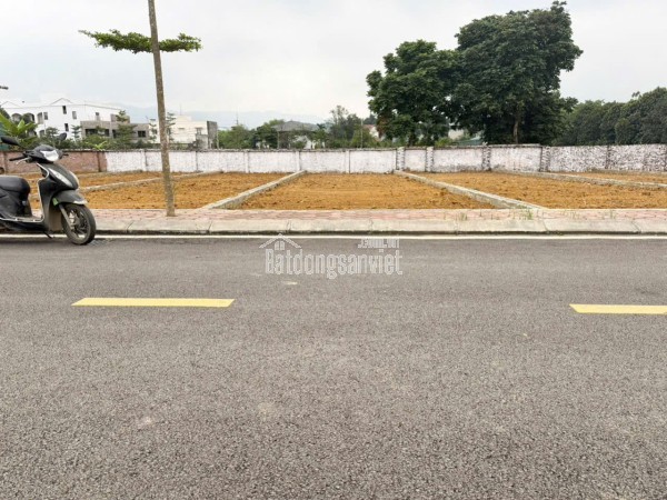 ĐHQG không phải là tiện ích, mà là nguồn tiền. Mỗi mùa nhập học là một làn sóng thuê trọ. Ai có