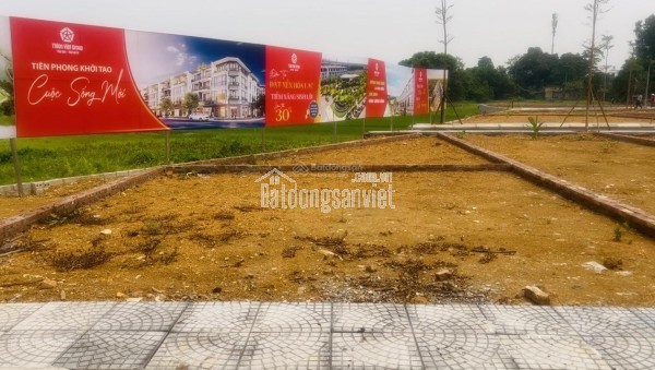 ĐHQG không phải là tiện ích, mà là nguồn tiền. Mỗi mùa nhập học là một làn sóng thuê trọ. Ai có