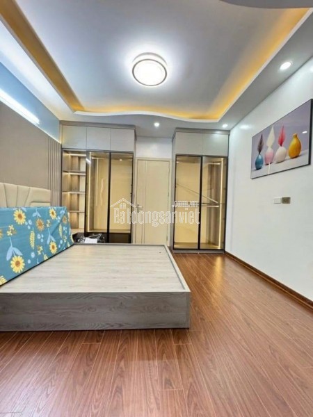 BÁN NHÀ PHÚ DIỄN 5 TẦNG FULL NỘI THẤT, DT 35M, VIEW HỒ GIÁ NHỈNH 5 TỶ ( có thương lượng )
- Chủ