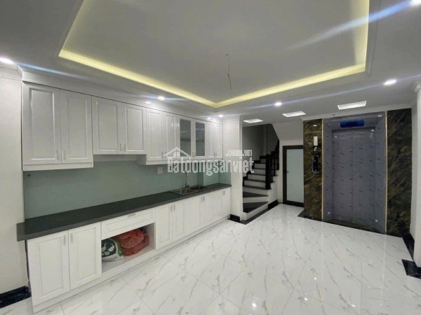 BÁN NHÀ HÀNG XÓM VINHOME – DÒNG TIỀN 200TR  GARA Ô TÔ – MẶT TIỀN RỘNG – HƠN 9 TỶ CHÚT XÍU