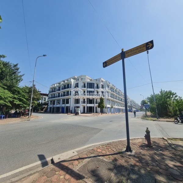 Bán Shophouse 78m2 5 tầng mặt đường 25m tại Trâu Quỳ giá 20 tỷ x Lh 0989894845