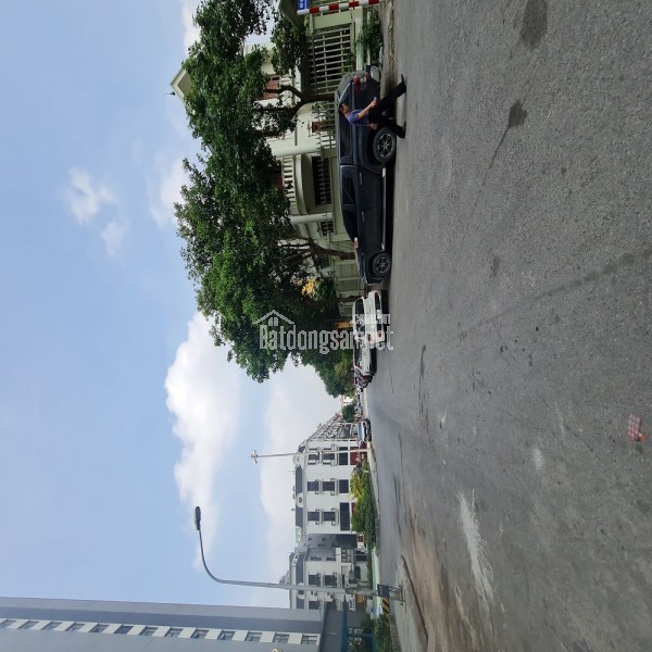 Bán Shophouse 78m2 5 tầng mặt đường 25m tại Trâu Quỳ giá 20 tỷ x Lh 0989894845