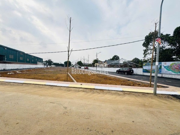 . Độc nhất lô đất 100m2 gần Metro số 5, khu vực trung tâm Hòa Lạc. Phù hợp xây trọ, đầu tư sinh