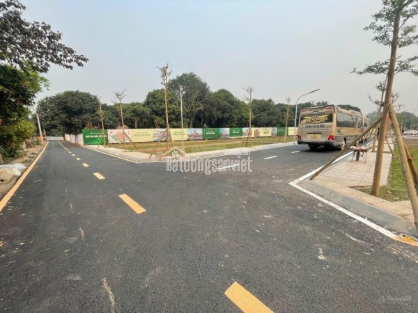 Tôi cần bán mảnh đất 100m2 full thổ cư tại trung tâm Hoà Lạc gần Metro 5