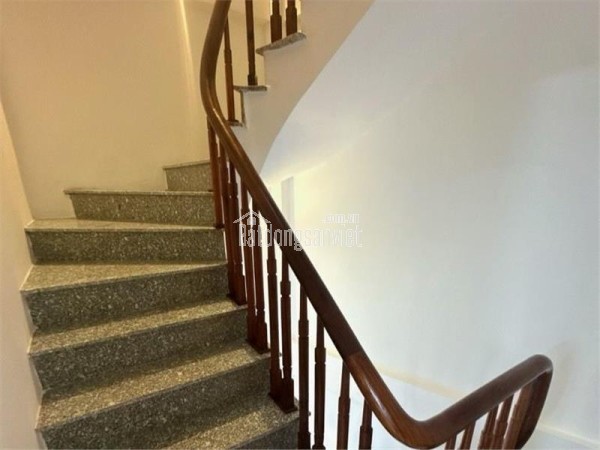 BÁN NHÀ CỔ LINH LONG BIÊN - Ô TÔ ĐỖ CỬA NGÕ THÔNG  - CẠNH TRƯỜNG CẤP 2  - XE ĐỖ NGÀY ĐÊM - 8 TỶ
