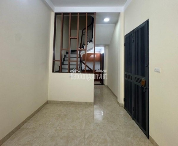 BÁN NHÀ CỔ LINH LONG BIÊN - Ô TÔ ĐỖ CỬA NGÕ THÔNG  - CẠNH TRƯỜNG CẤP 2  - XE ĐỖ NGÀY ĐÊM - 8 TỶ