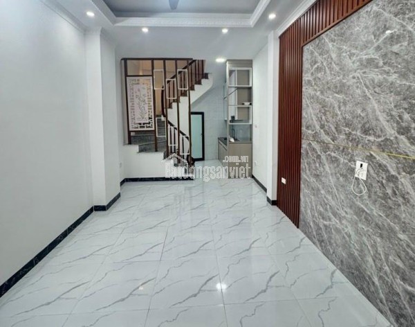 BÁN NHÀ CỔ LINH LONG BIÊN - Ô TÔ ĐỖ CỬA NGÕ THÔNG  - CẠNH TRƯỜNG CẤP 2  - XE ĐỖ NGÀY ĐÊM - 8 TỶ