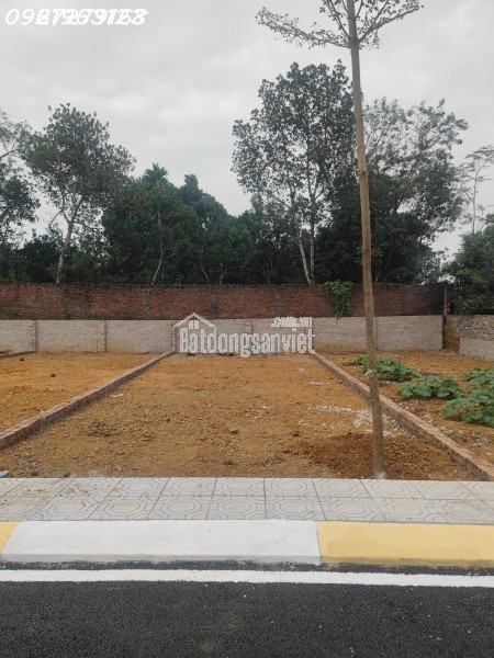 Bán gấp lô đất 100m2 gần Metro số 5, khu vực trung tâm Hòa Lạc. Phù hợp xây trọ, đầu tư sinh lời,