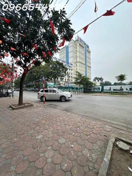 NHÀ 5 TẦNG THẠCH BÀN – MT 8M – Ô TÔ TRÁNH – CHỈ 30TR