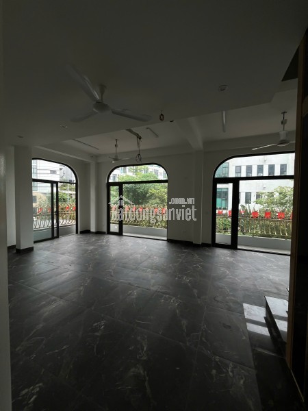 Chính chủ cần cho thuê mặt bằng cực đẹp tại khu Galaxy 8 – trục đường Tố Hữu Hà Đông Hà Nội