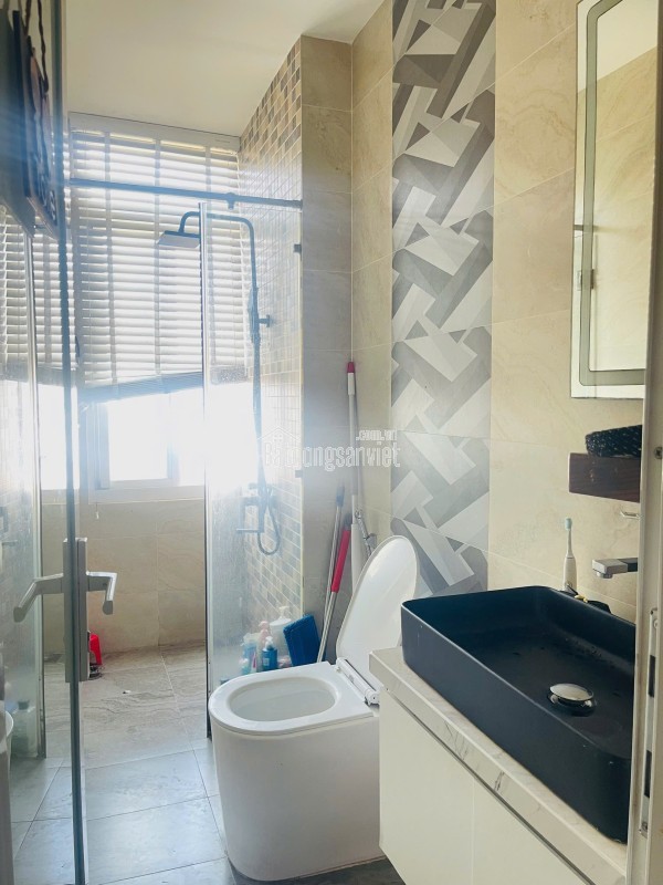 Bán căn hộ 3PN 98m2 tại Lý Thường Kiệt Q11, Tầng 8 Full nội thất