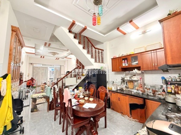 NHÀ 3 TẦNG ĐÚC BTCT Ô TÔ ĐỖ CỬA THÔNG KHẮP NGÃ