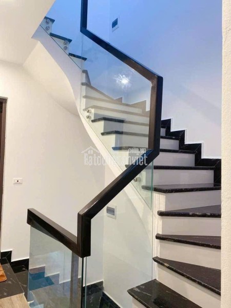 Cho thuê nhà mới, Trung Hòa, Vũ Phạm Hàm, Trần Kim Xuyến; 138m2* 4,5T