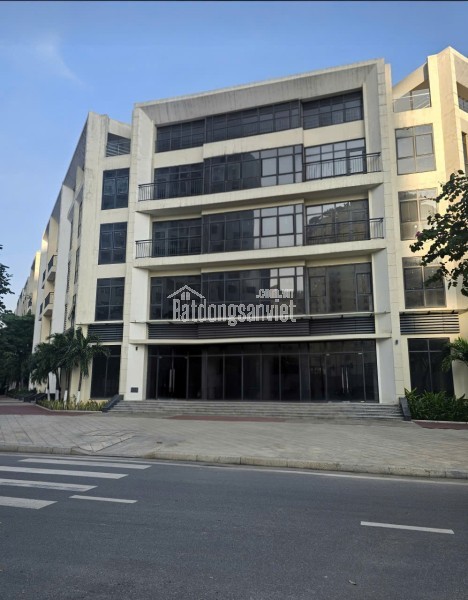 Cho thuê nhà, 100m2_ 5T; Lạc Long Quân, Võ Chí Công, Nguyễn Hoàng Tôn