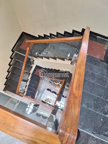 Cho thuê nhà, 100m2_ 5T; Lạc Long Quân, Võ Chí Công, Nguyễn Hoàng Tôn