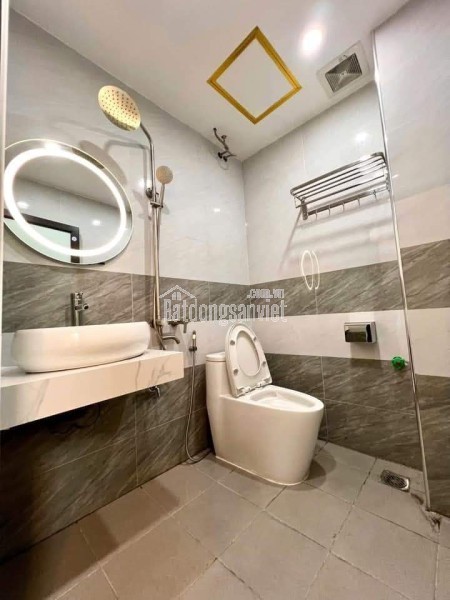 Cho thuê nhà, THANG MÁY, 363m2- 7,5T, Bạch Mai, Lạc Trung, Võ Thị Sáu