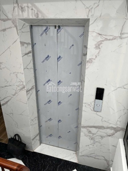 Mình cho thuê nhà đẹp, lô góc, 97m2_ 4,5T; Nguyễn Thị Định, Hoàng Ngân